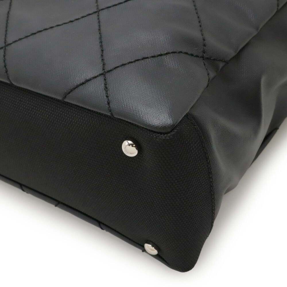 CHANEL Black Leather Shoulder Bag - Picture 4 of 10